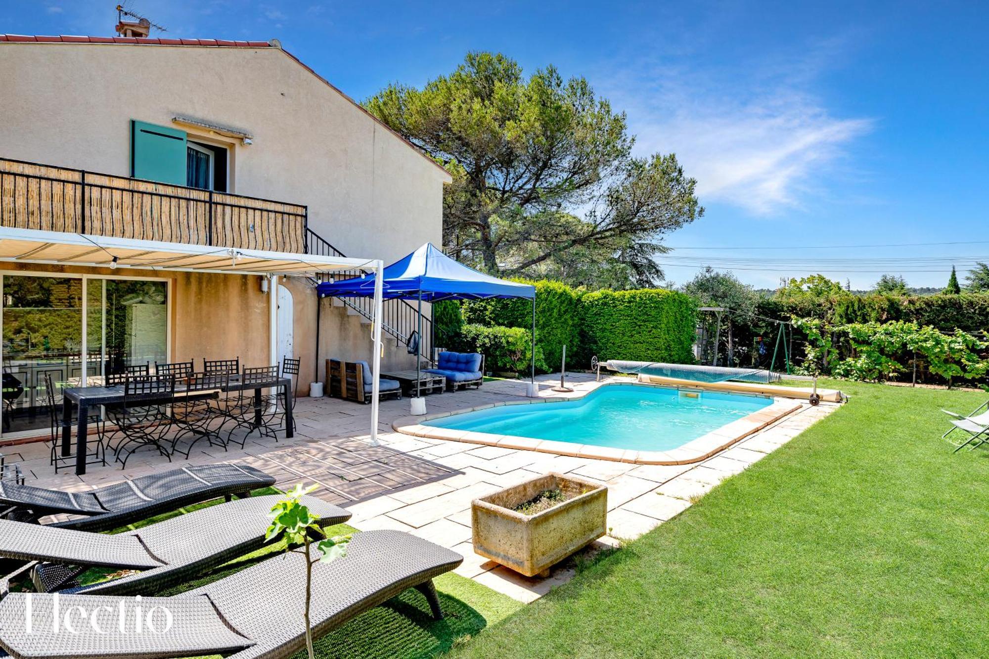 Villa Oliveda - Piscine & Salon Cinema Lourmarin Exterior foto